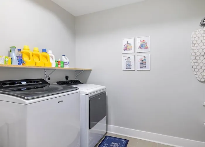 Holiday home Stadiumview Villa: Pet-friendly 4br With Vistas *