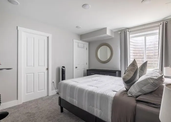 Stadiumview Villa: Pet-friendly 4br With Vistas