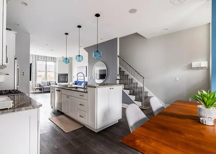 Stadiumview Villa: Pet-friendly 4br With Vistas