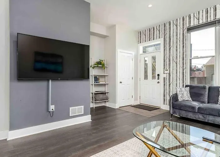 Holiday home Stadiumview Villa: Pet-friendly 4br With Vistas *
