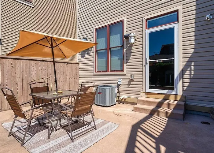 Holiday home Stadiumview Villa: Pet-friendly 4br With Vistas *