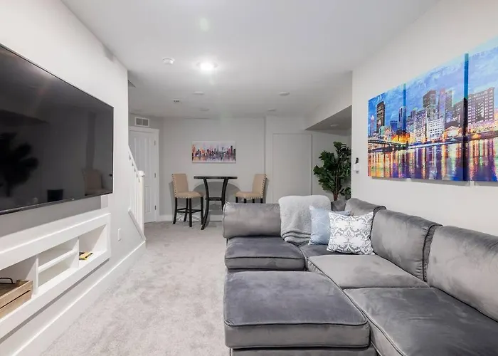 Stadiumview Villa: Pet-friendly 4br With Vistas Pittsburgh