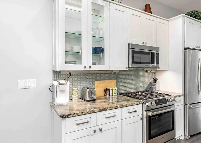 Stadiumview Villa: Pet-friendly 4br With Vistas *