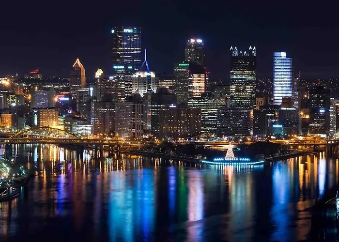 Stadiumview Villa: Pet-friendly 4br With Vistas Holiday home Pittsburgh