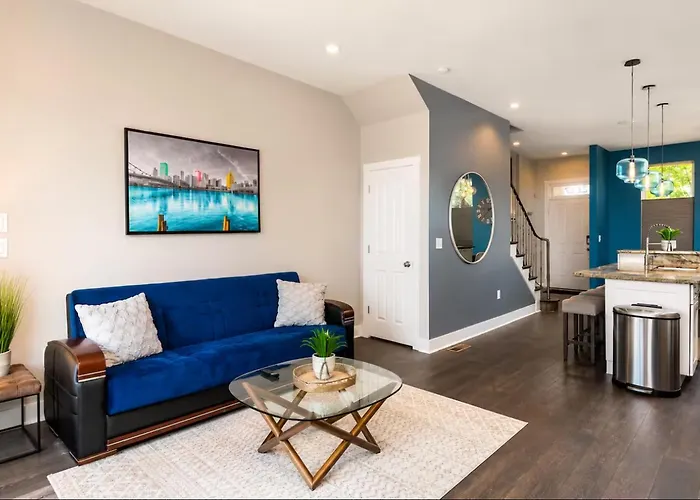Stadiumview Villa: Pet-friendly 4br With Vistas