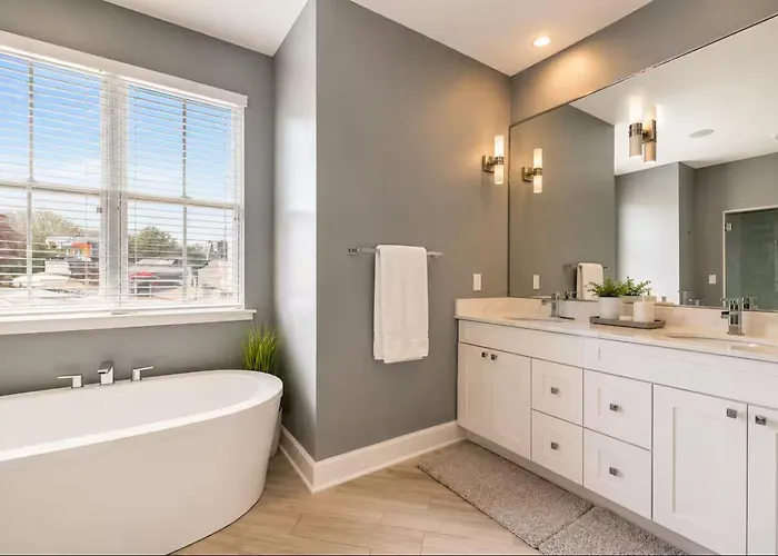 Stadiumview Villa: Pet-friendly 4br With Vistas * Pittsburgh